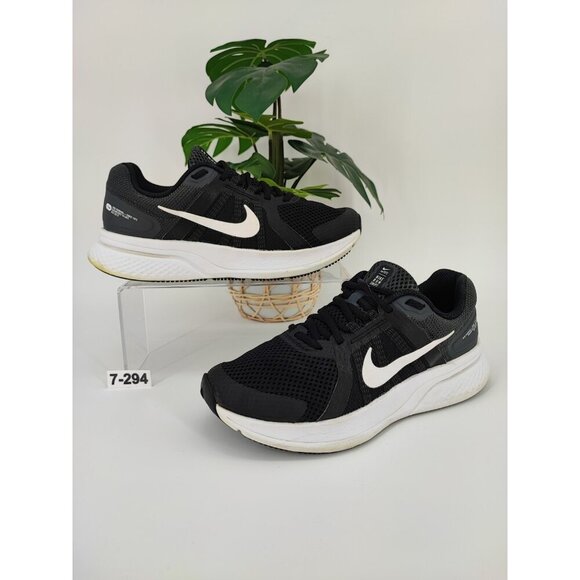 Nike Women's Run Swift 2.0 Black Athletic Shoe Size 7.5 US - Picture 1 of 9